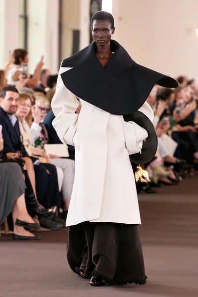 Look 3